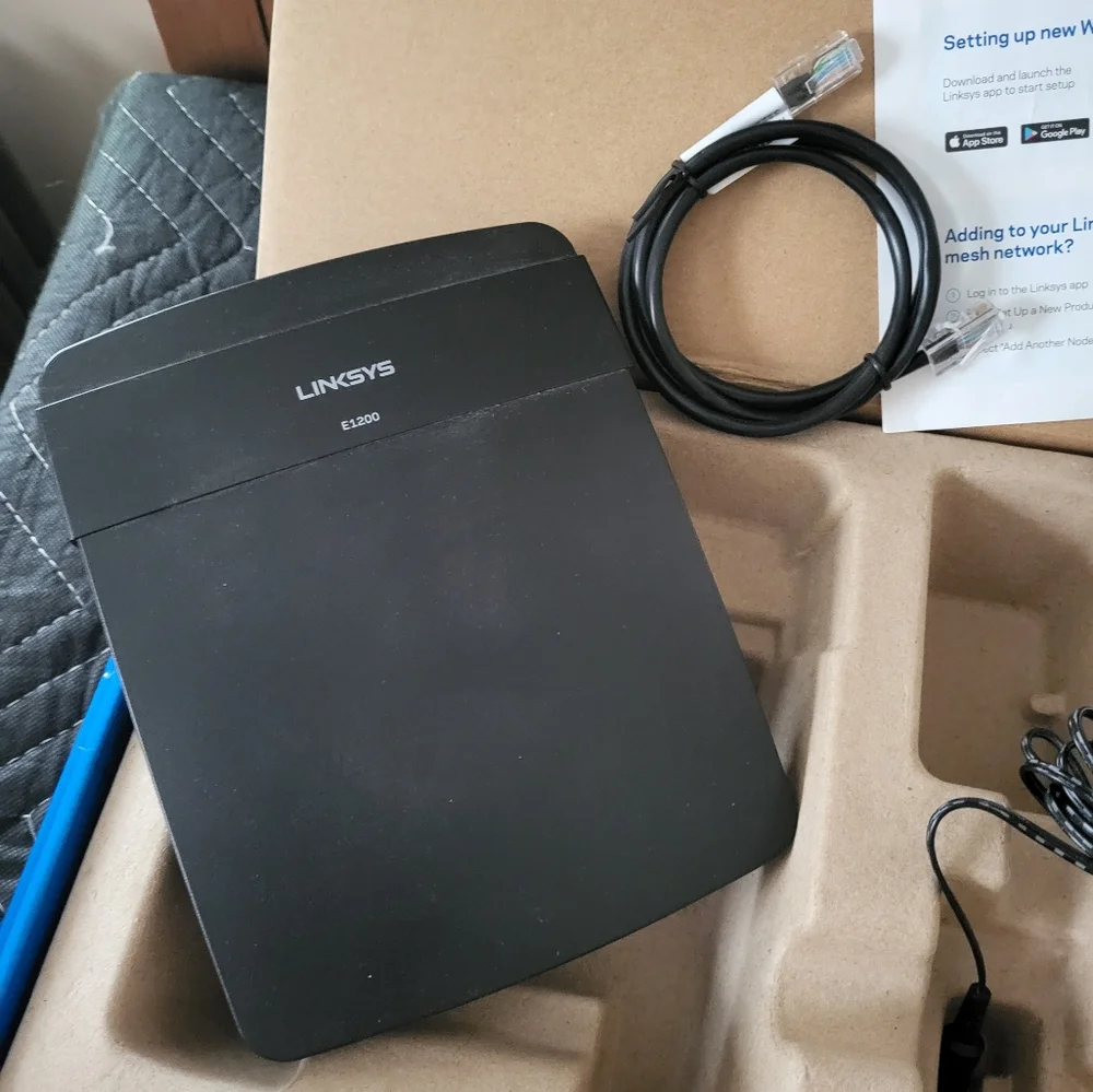 Linksys Router - Picture 4 of 11